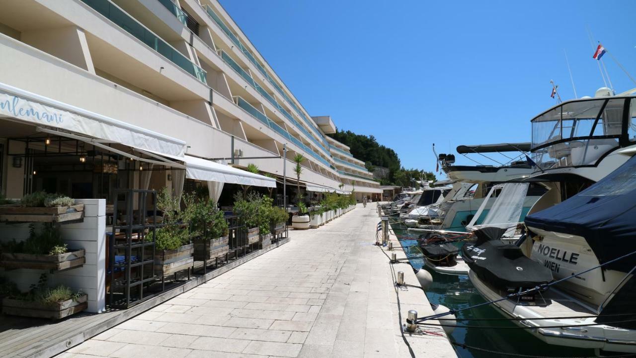 Apartment Ena - Lavica Podstrana Bagian luar foto